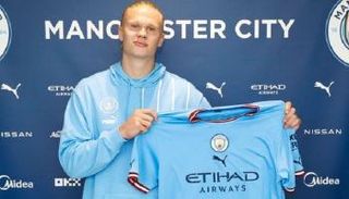 إيرلينج هالاند مهاجم مانشستر سيتي الجديد