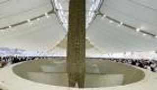 الحجاج يرمون جمرة العقبة يوم النحر (صور)