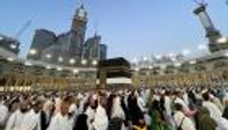 الحجاج يؤدون طواف الإفاضة.. " تنظيم وترتيب دقيق"