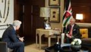 لابيد يتحدث مع ملك الأردن قبيل زيارة مرتقبة لبايدن