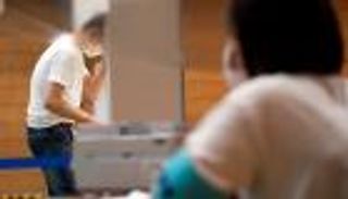 يومان على اغتيال آبي.. حكومة اليابان تتجاوز أحزانها بـ"الشيوخ"