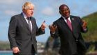 أجواء ساخنة بجنوب أفريقيا.. هل يلقى رامافوزا مصير جونسون؟