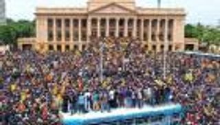 الشعب يقضي ليله بالقصر.. الهدوء يعود لسريلانكا