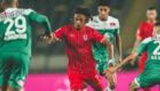 المهدي مبارك.. موهبة جديدة تعيد معارك الوداد والرجاء