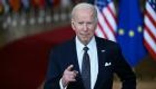 "الأسلحة الهجومية".. بايدن مصمم على حظرها