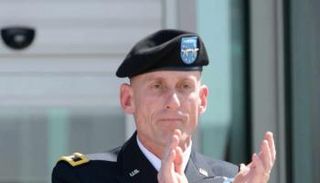  اللفتنانت جنرال المتقاعد، غاري فولسكي - أرشيفية