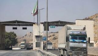 شحنات مساعدات أممية عند معبر باب الهوى على الحدود السورية - أرشيفية