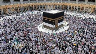 ضيوف الرحمن يؤدون طواف الوداع وسط منظومة خدمية متكاملة