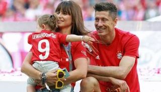 ليفاندوفسكي وأسرته