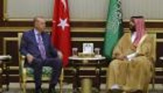 محمد بن سلمان يتلقى اتصالا من أردوغان ويبحثان تعزيز العلاقات