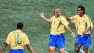 قبل رافينيا.. أشهر 5 برازيليين مثلوا برشلونة