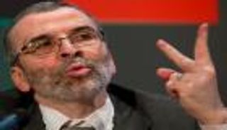 إقالة "صنع الله" بليبيا.. باطلة بقوة القانون أم نافذة بقانون القوة؟