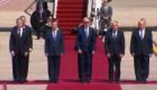 لابيد مستقبلا بايدن: نبحث تشكيل حلف عالمي يوقف برنامج إيران النووي