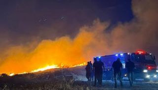 أثناء عملية إخماد الحرائق