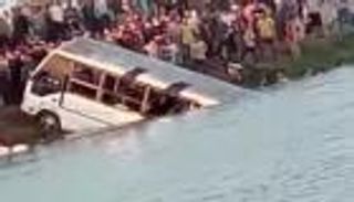 شيخ الأزهر يتدخل.. مصرع وإصابة 17 طفلا من حفظة القرآن في حادث مفجع بمصر