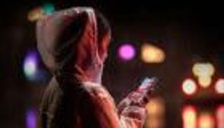 هواتف آيفون جاهزة للاستخدام تحت المطر قريبا.. ما القصة؟