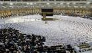 الشمس تتعامد على الكعبة.. "الأخير هذا العام"