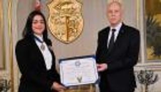 في حضرة الرئيس.. تونس تمنح أنس جابر وسام الاستحقاق