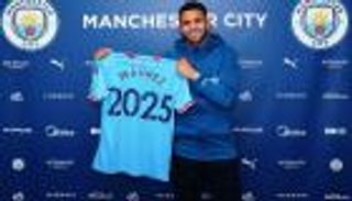 رسميا.. مانشستر سيتي يعلن تمديد عقد رياض محرز