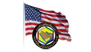 شعار مجلس التعاون الخليجي وعلم أمريكا