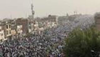 المليشيات والسلاح بالعراق.. رسائل الصدر في "الجمعة الموحدة"