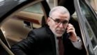 101 مستشار وروابط مريبة.. فساد صنع الله على "عكازين" بليبيا