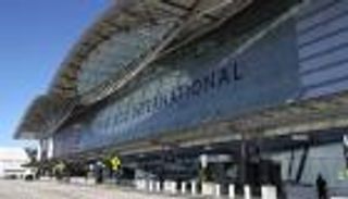 إخلاء مبنى في مطار أمريكي بعد تهديد بوجود قنبلة