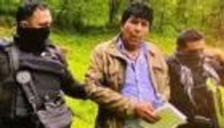 المكسيك تعتقل أحد أباطرة المخدرات.. كلب صيد يمسك بزعيم "وادي الحجارة"