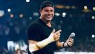 عمرو دياب.. حماس "الهضبة" لا يتوقف