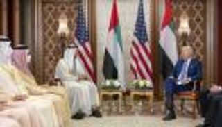 محمد بن زايد لـ"بايدن":  أعمل على بناء علاقة قوية بين بلدينا