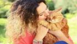 جزائرية تغيث قطاً فينقذها من موت محقق.. قصة "برهان العجيب"