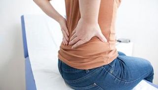آلام الظهر من المشكلات الصحية التي تؤرق الكثيرين