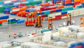 سلاسل الإمداد العالمية رهن أزمات لا تنتهي 