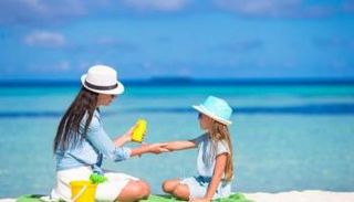 نصائح لحماية طفلك من حروق الشمس