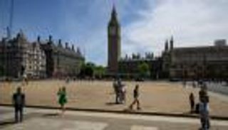 بريطانيا تشهد أشد أيامها حرارة