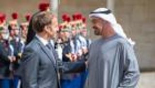 زيارة محمد بن زايد لفرنسا.. تتويج عقود من علاقات "عميقة"
