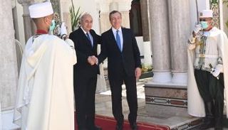 استقبال الرئيس الجزائري لرئيس الوزراء الإيطالي