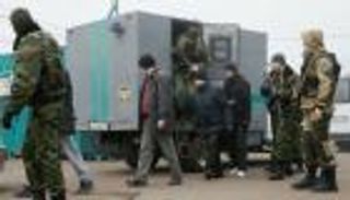 أوكرانيا تطالب روسيا بمعاملة أسرى الحرب "بشكل إنساني"