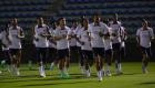 في اليابان.. الجماهير تحول تدريب باريس سان جيرمان إلى سيرك (فيديو)