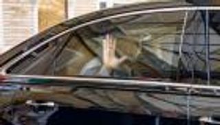 محمد بن زايد يزور النصب التذكاري للجندي المجهول في باريس