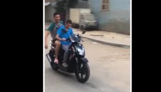 مازن ومحمد على الدراجة النارية