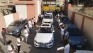 موكب أسطوري لمُعلِم فلسفة يثير غضب المصريين (صور)