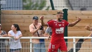 يوسف بلايلي لاعب بريست الفرنسي