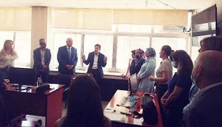 موظفو الوكالة الوطنية خلال اجتماع سابق مع وزير الإعلام