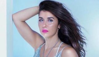 النجمة غادة عادل