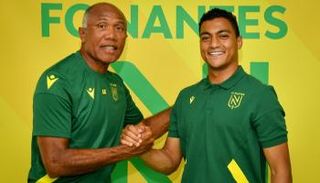 مصطفى محمد بقميص نانت الفرنسي