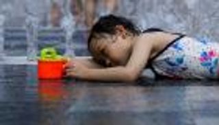 لهيب الحرارة يهدد ملابس العالم من القطن.. تحذير صيني