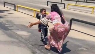 المذيعة الأردنية أحلام العجارمة تستقبل ابنها المختطف