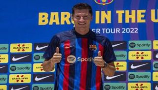 روبرت ليفاندوفسكي مهاجم برشلونة الجديد