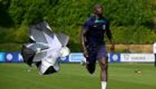 أعمال شاقة.. إنتر ميلان يبدأ نفض غبار لوكاكو "البدين"